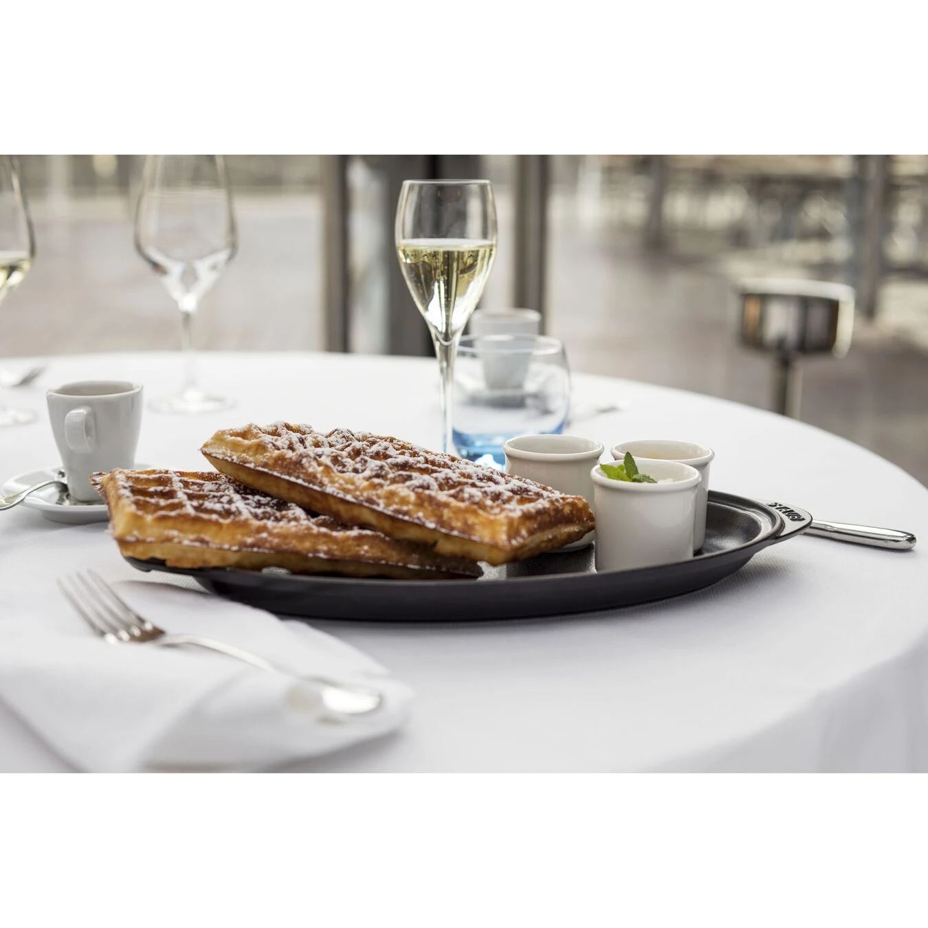 Staub Pirofila Con Coperchio Ovale - 31 Cm, Nero - immagine 3